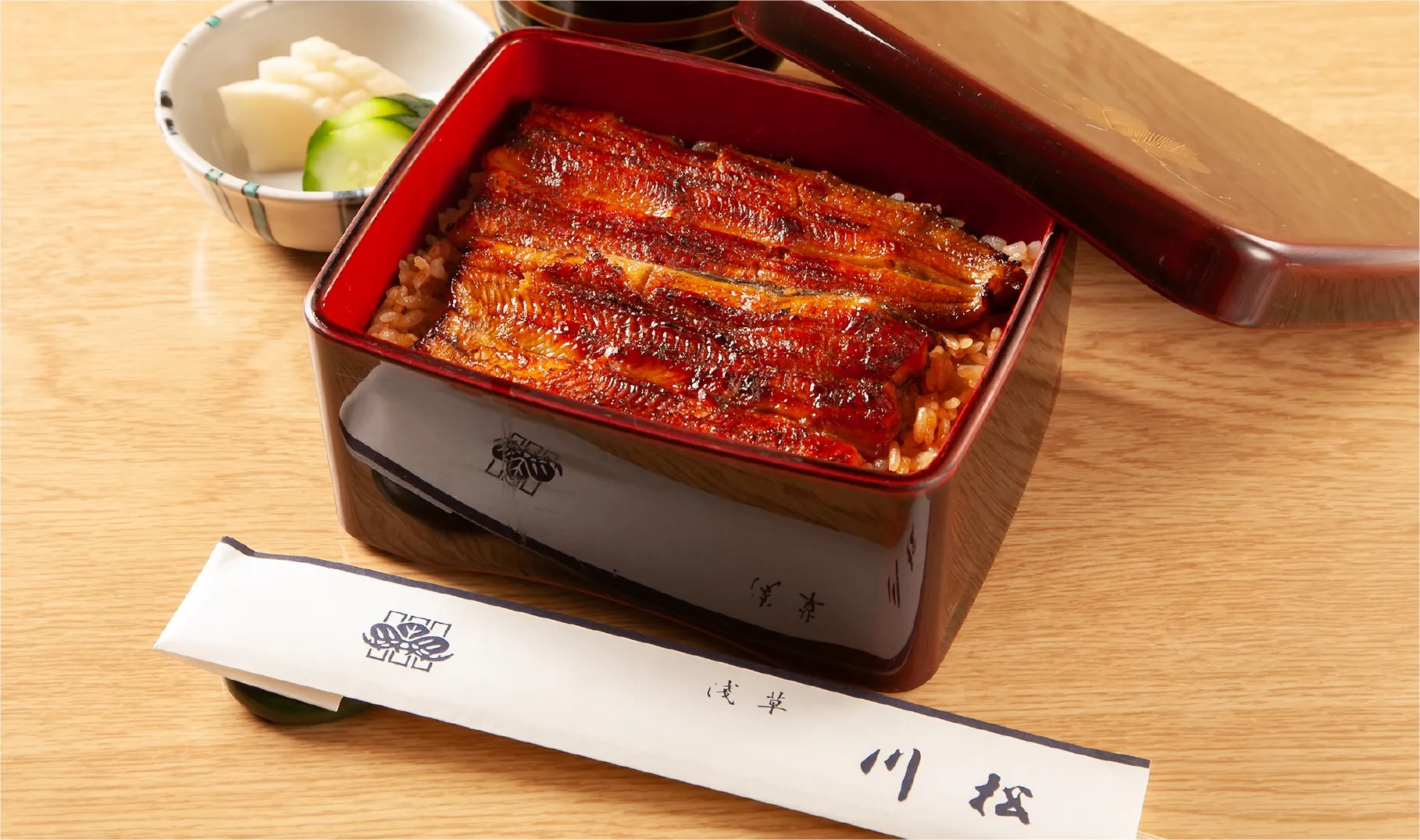 備長炭で焼き上げた鰻重「上」
